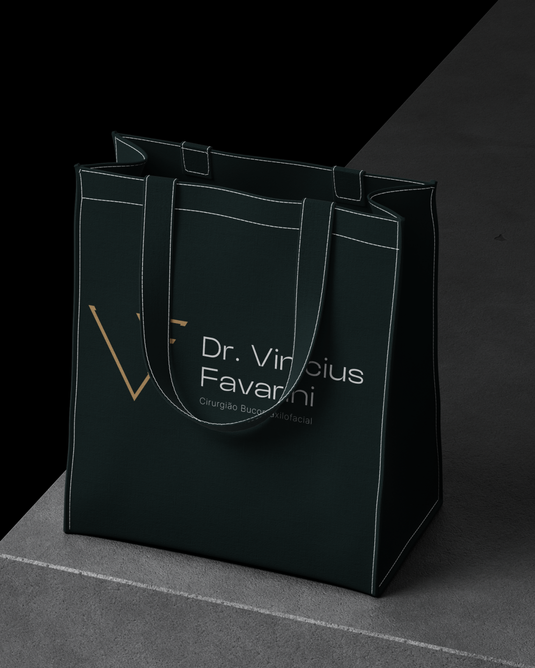 Dr. Vinicius Favarini